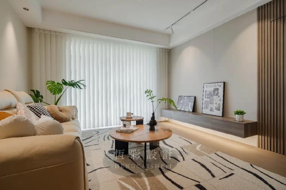 杭州封阳台需要多少钱一平米,封个8平米阳台要多少钱,有哪些注意事项