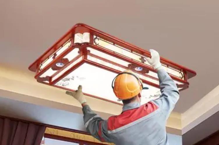 【杭州灯具装修】方形吸顶灯如何安装和拆卸？