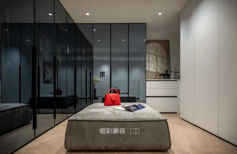 1681201310189217.jpg 杭州排屋装修衣帽间设计.jpg