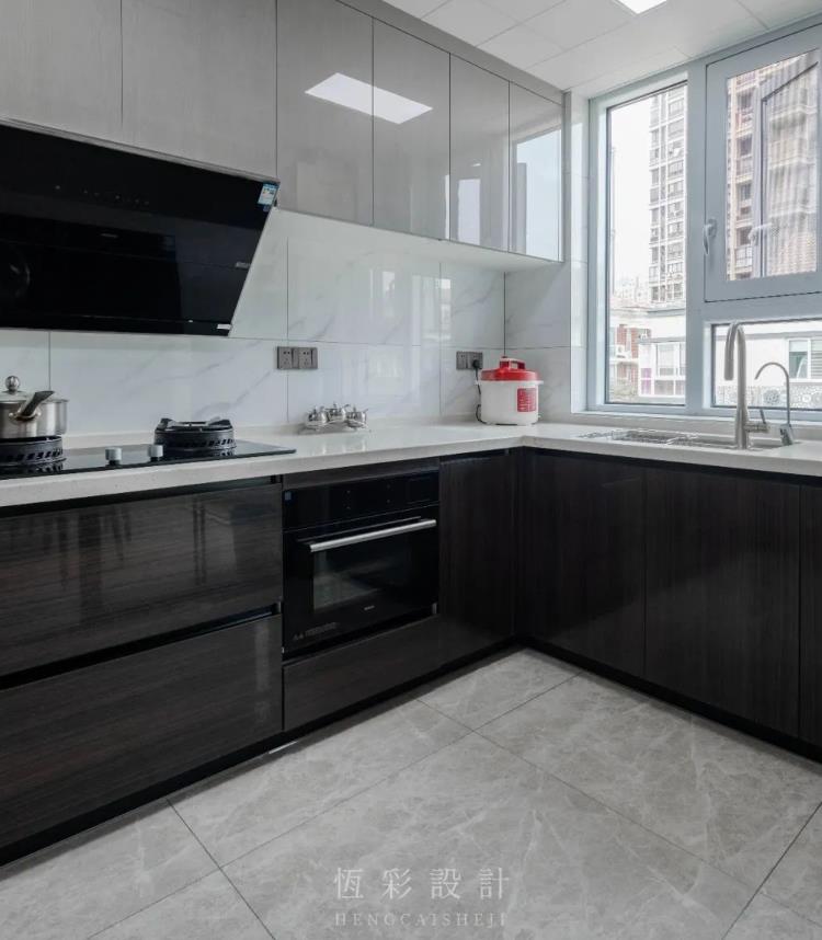 1681549391775691.jpg 嘉利花园顶跃大宅厨房装修.jpg