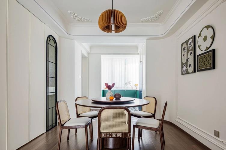 法式奶油风装修餐厅1.jpg